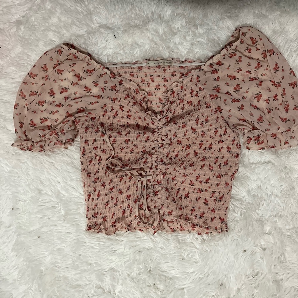 Pink Floral off the shoulder crop top🌸